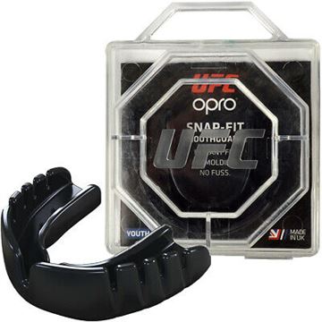Tandbeskytter Snap Fit fra UFC by Opro Senior sort